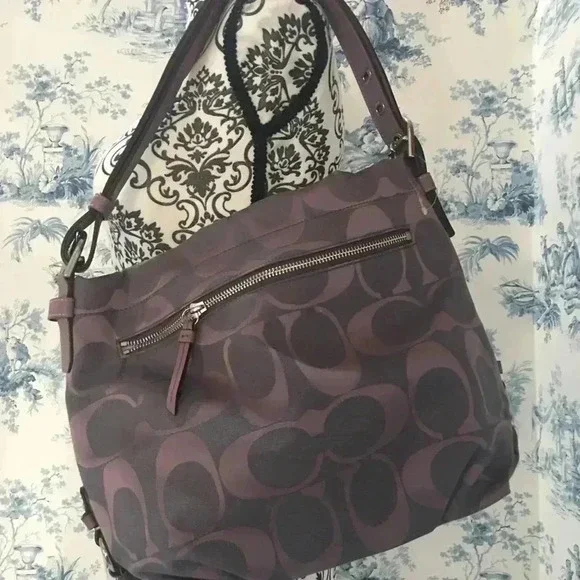 Coach purse - Picture 3 of 7